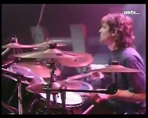 Puedo ser luz de noche ser luz de dia frenar el mundo por un segundo y las caricias seran la briza que aviva el fuego de nuestro amor 👌✨ | La Pesera