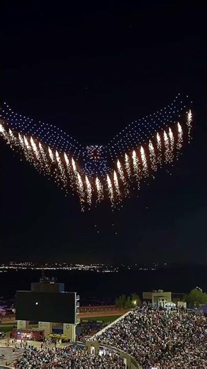😱 Incredible Drone Show Lights Up the Sky in America 🇺🇸#DroneShow #USA #LightShow #drone #viralvideo