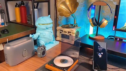 复古情怀满满！CD播放机支持多格式播放，音质清晰，放上老歌瞬间回忆杀，客厅聚会必备，经典耐看不落俗。