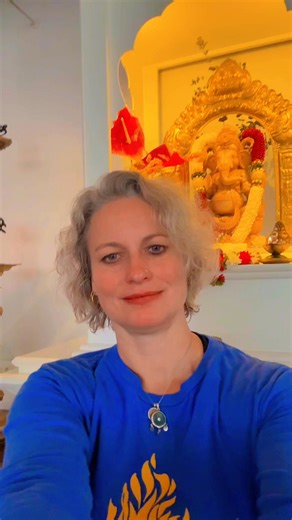 Magic moments in São Paulo, Brazil 🇧🇷 teaching a powerful workshop session on a Saturday morning. 😍🥰 I feel it is my job to dismantle false structures and shatter illusions about where true security comes from. To create a space for a sacred upheaval: a necessary collapse that clears the way for radical freedom, authentic worth, and a new foundation of embodied trust in abundance itself. | Harmony Slater Coaching