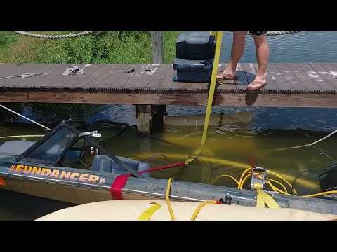 18ft Boat Removal in Florida | Professional Marine Salvage Done Right