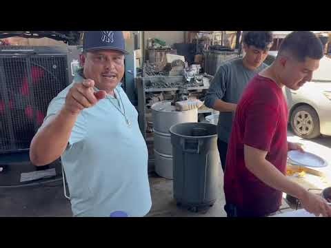 Hanging with the whole crew at Taller Ponchos with compa Kiko / cooking up food