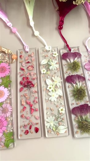 Marque-page en résine fleur de naissance : marque-page floral pressé personnalisé - Etsy France
