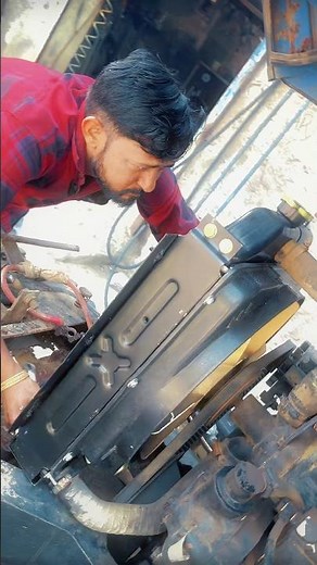 Tractor, new radiator change #yotubeshorts #shortvideo #sonalikatractor ￼