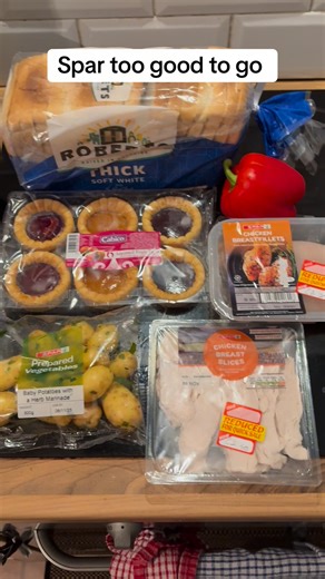 28K views · 716 reactions | Spar too good to go review #TooGoodToGo #foodreview #moneysavingtips | Costoflivingcrisis Tips | Facebook
