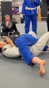 138K views · 424 reactions | Knee Stuff Pass to Half Guard Safety To pass from guard (example butterfly guard) to half guard, stuff one of the knees between your legs to transition to half guard safety position #brazilianjiujitsu #realizebjjlife #jiujitsuclips #queenofthenorth #crystalnadeaubjj #crystalnadeaumma | Realize BJJ Life | Facebook