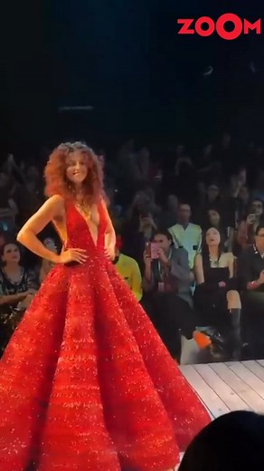 The talented Taapsee Pannu mesmerizes the audience with her ethereal beauty and stunning ramp walk at Lakmé Fashion Week. #TaapseePannu #Bollywood #LFW #Entertainment | TIMES NOW