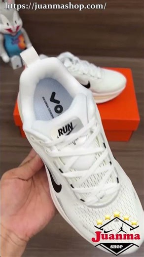 Nike Zoom Vomero 18 Summit White Coconut Milk Black HM6803 101