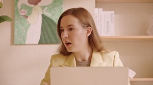 Casaottima 32 Inch Small Computer Desk for Home Office, Study Writing Table for Small Spaces, Simple Modern Desk with Headphone Hooks, Pure White