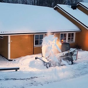 Bobcat Compact Track Loaders will make you want even more snow because how easy and fun it is to remove it. Equip your machine with a Snow Blower, Snow Blades or a Salt & Sand spreader to make even the most challenging winter task become a piece of cake. Thanks Anleggsgruppen As for sending us this video! Learn more: https://bobcat.click/CTL | Bobcat EMEA