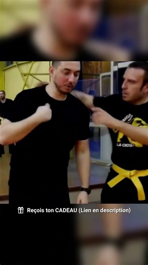 Comment se défendre contre un collier de côté en combat de rue (Self défense) N°1 #Shorts