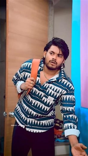 Introducing the "VitalWear SmartBand," a next-generation wearable gadget🎉