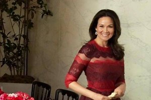 Did You Know Indiana Pacers' Owner Herbert Simon's Wife Bui Simon Is A Miss Universe Winner? | eBiographyPost