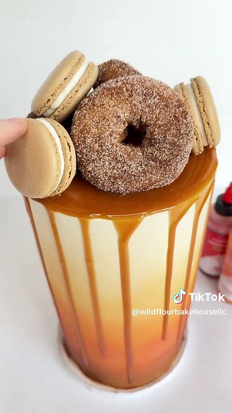 Caramel Apple Cake: A Fall Delight to Savor