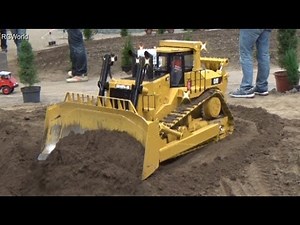 XXL Caterpillar D11T Bulldozer + Liebherr Dozer Raupe Planierraupe ♦ RC Modellbaumesse Leipzig