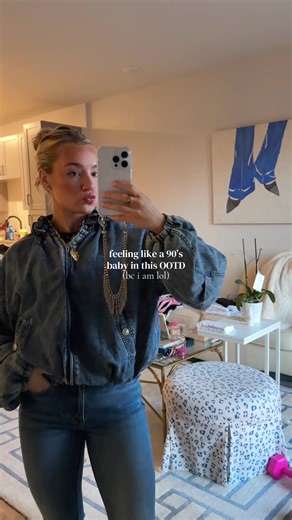 Jean on Jean on Jean!👖Also can we take a moment for the jacket! I needed more time to style it this AM that I didn’t have, but it will be soo soooo good extra styled and statement wear