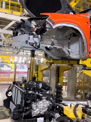 Car factory: drivetrain installation