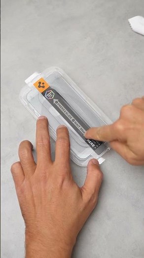 iPhone 17 Pro Spigen screen protector Installation 🛠️ #iphone17pro #spigen