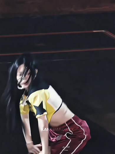 Hanni Swerve and Dip: NewJeans TikTok Choreo