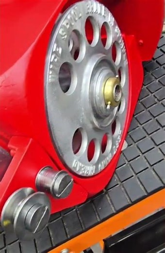 A Workhorse of the Cable Lasher Machine