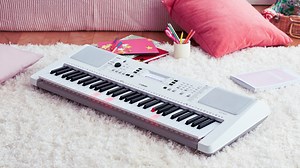YAMAHA EZ300　光るキーボードは絶対のおすすめ！コスパが最高！2.6万円前後 : KNN KandaNewsNetwork 4knn.tv