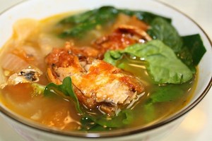 Filipino Sardines-Spinach and Tomatoes Soup: "Sabo Tacsyapu na!" - The Quirino Kitchen