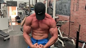 328K views · 977 reactions | ABDOMINAL WORKOUT V-Sit Crunches Sit on a flat bench, & hold onto the sides of the bench for balance. Lean back, elevate & extend legs in front of your body. Keeping your upper body in a stationary position, bring your knees into your chest. Proceed to extend your legs once again, & bring your legs back into your chest. This is a great old school way to do crunches. Try to do 50 reps x 4 sets, once per week for more defined abdominals. | Joshua Taubes | Facebook