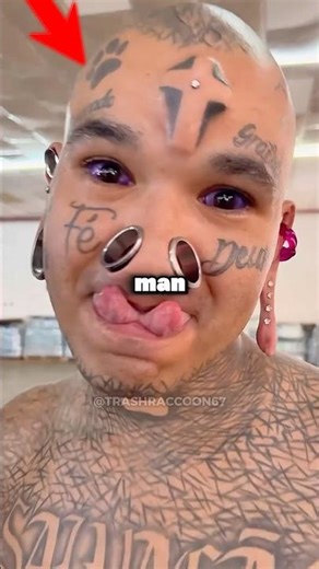 He looks like a Alien😳😂