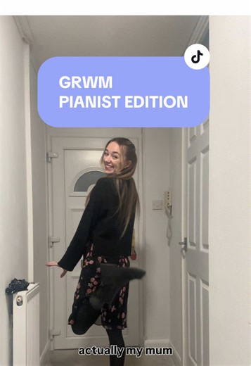 Piano recital at 11, managing arsenal at 3 🤝🏼 My essentials - tea - @Benefit Cosmetics bronzer - iPad and pedal - football manager jacket Morning concerts are the best way to start the day! ✨🎹🌞 #piano #pianotok #musictok #classicalmusic #musicstudent