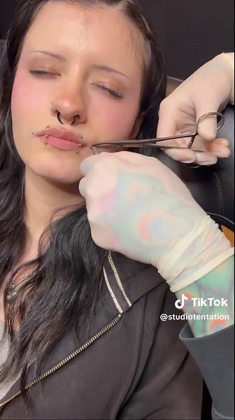 Dahlia: Expert Piercing Techniques Revealed