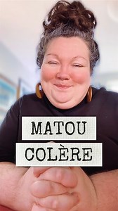 FRANCHEMENT J’EN PEUX PLUS 💀🤬 des gens qui se croient bienveillants alors qu’ils me demande ni plus ni moins de fermer ma gueule, assurant ainsi l’impunité de mes agresseurs. Vous n’êtes pas les bienveillants que vous croyez, sachez le ! Alors pour 2026, je vous en conjure, prenez la bonne résolution d’être ENFIN du côté des victimes. Parce que là, tout ce que vous faites c’est nous user avec votre positivité toxique à la mord-moi-le-noeud. STOP. 🚨 Si tu es victime de harcèlement ou de violen