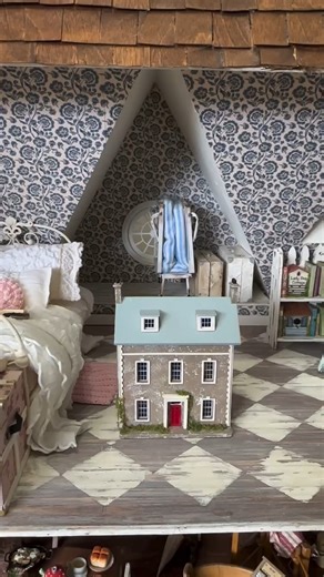 FINALLY! Every time I show off my micro houses… I get comments saying ‘what if you had a tiny dollhouse inside the micro house!’ And I always answer that ‘I DO!’ But they are hard to see and evidently it’s not obvious. So… here’s a whole reel just to show off these itty bitty tiny dollhouses..inside dollhouses…which are inside dollhouses. 😊. Yup.. ‘dollhouse inception’😊. And… can I just add. My account reached 1 million followers recently. I’m seriously blown away. I never would have guessed t