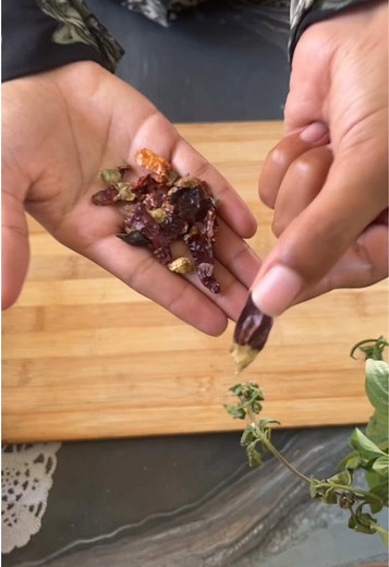Homemade Spicy Sauce Recipe — Easy Family-Favorite Hot Sauce