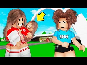My SISTER Became a MOMMY For 24 HOURS In Roblox Snapchat!