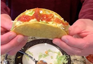 878K views · 5.5K reactions | Yummy crockpot chicken dinner to enjoy this week Your family will love these chicken tacos made with only three ingredients. #dinner #tacos #yum #easyrecipes This original video was produced by Network Media, LLC and Karen Hoke. | Home Hacks & Easy Snacks | Facebook
