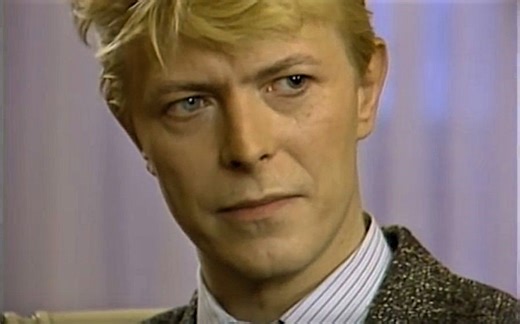 David Bowie rocks the first-ever VMAs in 1984 with ‘Blue Jean’