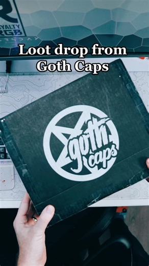 Goth Caps: Unboxing Stunning Keycap Gear