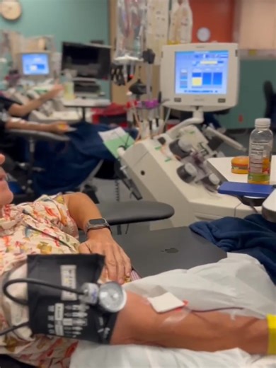 Bill donates platelets to give cancer patients strength for another day, and you can make that same impact. Donate platelets at a Neighborhood Donor Center through Nov. 30, and receive a cozy blanket and $25 in reward points (including the points you normally earn). You can redeem these points for eGift Cards in our Donor Rewards Store. Your platelets mean everything to someone fighting for their life. Schedule now at giveblood.org/donorcenters or click the link in our bio! #DonateBlood #Platele
