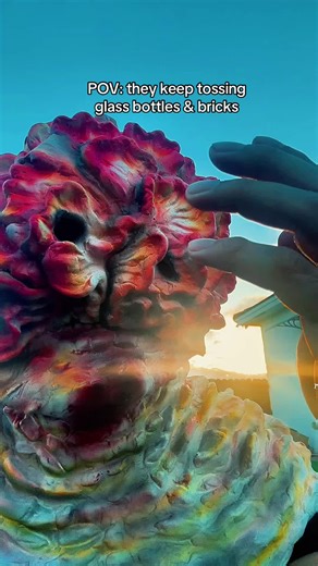 WHY brooo IM JUST TRYNA CLICK AND CLACK - Get off my BACK…. So i can eat. #tlou #tlou2 #thelastofus2 #thelastofus #clickers