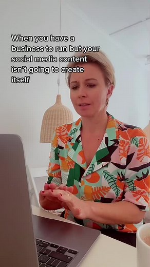 Need help with your social media strategy? Join my free Selling on ‘Social Made Simple’ webinar where I’ll share insights to help you grow your engagement and sales without feeling like you’re drowning. 😵‍💫😵‍💫 register now #smallbusinessowner #socialmediamarketing #marketingstrategy #sellingonsocial