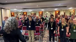 We're still buzzing from this sensational Pre-Term finale yesterday afternoon, as our fabulous Rock Choir Leaders finished the day singing "Best of My Love" one last time! 💛 We can't wait to teach the song this term. It's so much more than just a song, it's a celebration of joy and love. ⭐️ If you're not yet a member, there's still time to join the fun. Book yourself a FREE taster session now at www.rockchoir.com and experience the magic of music and community! Here's to a term filled with beau