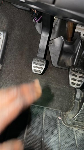 VW Golf Clutch Slave Cylinder Failure #vw #mk5gti #clutch