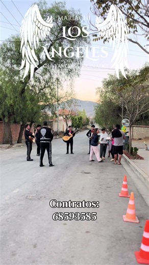Acompáñanos a una serenata 🌹 con Mariachi Los Ángeles 🪽 No dudes en reservar con nosotros: 68593585 🎉🎊🎁 o ingresa al link: http://wa.link/nmk8g5 #mariachi #serenata #cochabamba_bolivia🇧🇴 #fyp #cumpleaños