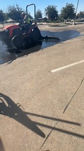 133K views · 313 reactions | Instead of spraying, this crew uses a squeegee to spread sealcoat across the pavement. | baitbox.pl | Facebook