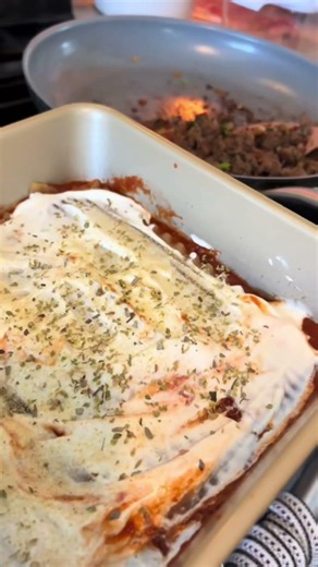 Realistic Weeknight Dinner: No-Boil Lasagna with Trader Joe's Ingredients #dinner #recipes