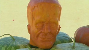 Farmer created a monster: 'Pumpkinstein'