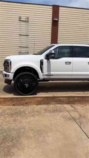 28 Wheels Rolling Strong on This Beast: The New Ford F-450!