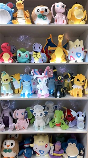 ¿Alguien dijo #pokemon ? Disponibles en nuestra nueva sucursal de @Plaza Merliot #elsalvador #tienda #parati #tiktok