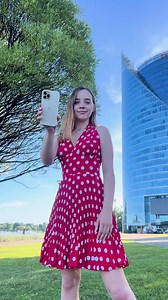 581K views · 6.7K reactions | Want to capture movement in your photos? 朗 Use the Burst mode feature on your iPhone to capture incredible action shots!盧 #iphonephotography #iphonecamera #burstmode #photographytips | iPhone Photography School | Facebook