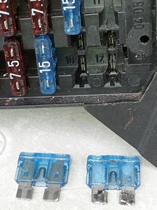 Fuse Holder Problem - turn signal